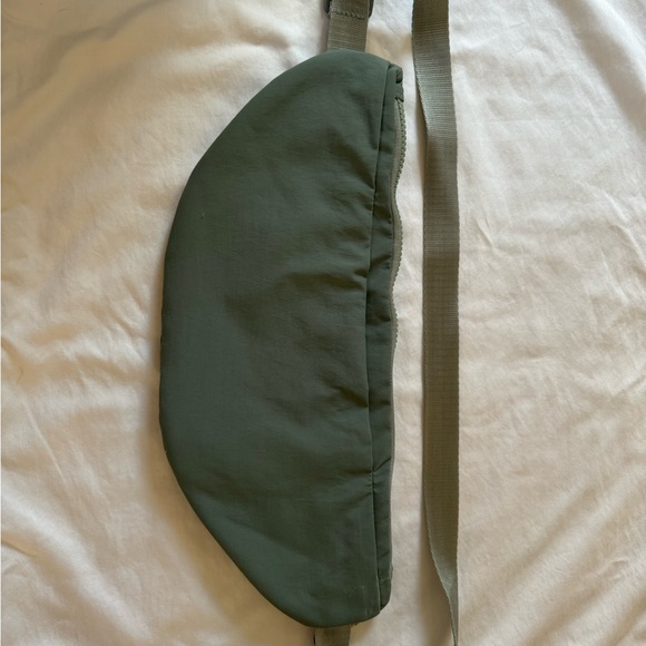 Top Paw Adjustable Belt Bag - Picture 7 of 11